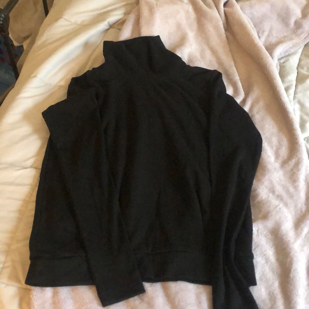 Alo black turtleneck